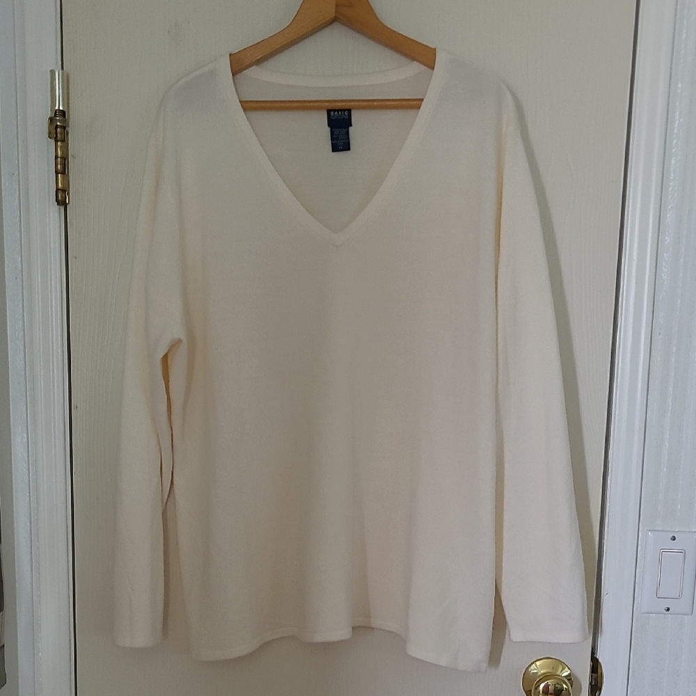 Basic Editions Sweater. - image 1